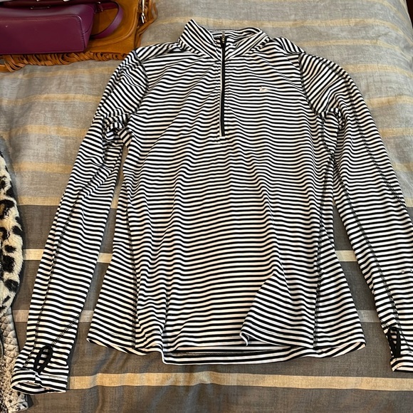 NIKE Black and white long sleeve dri fit - Picture 1 of 2